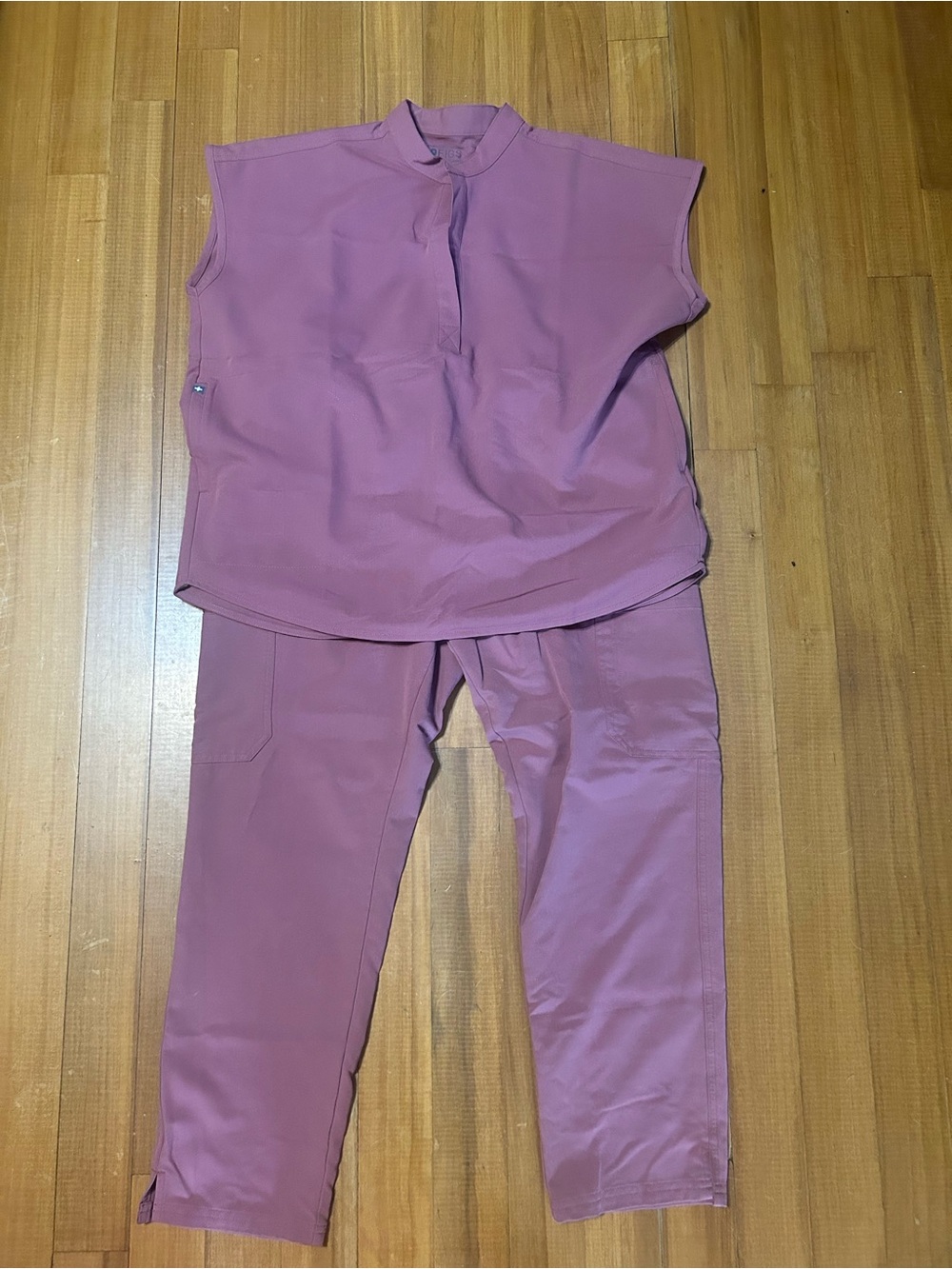 FIGS Set Rafaela Top Medium /Pants large Petite /Mauve Medical Scrubs/retail $94